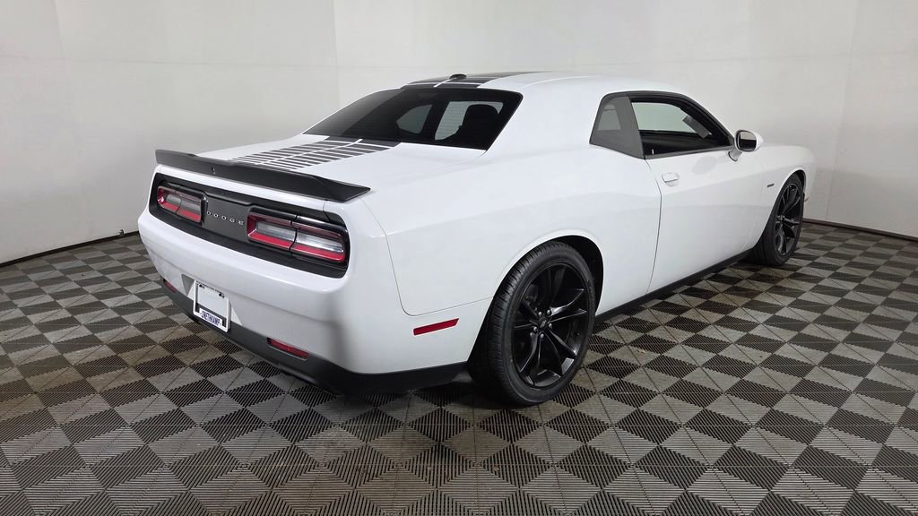 Used 2018 Dodge Challenger R/T w/ Blacktop Package image 9