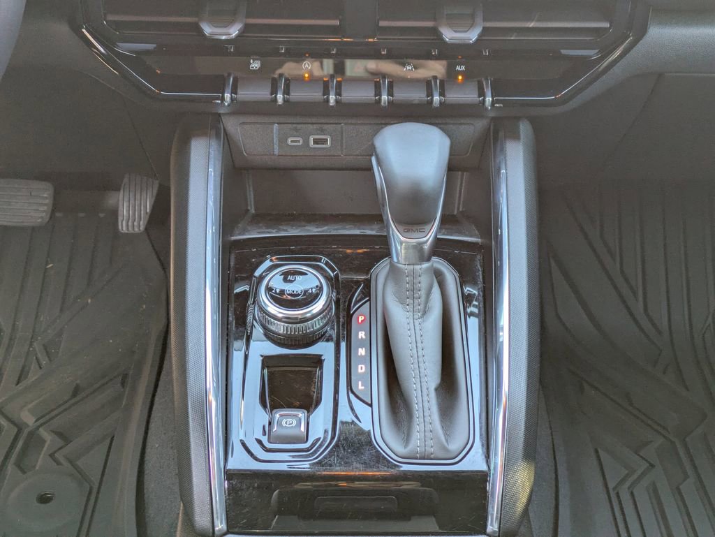 Certified 2025 GMC Canyon Elevation w/ Technology Package image 17