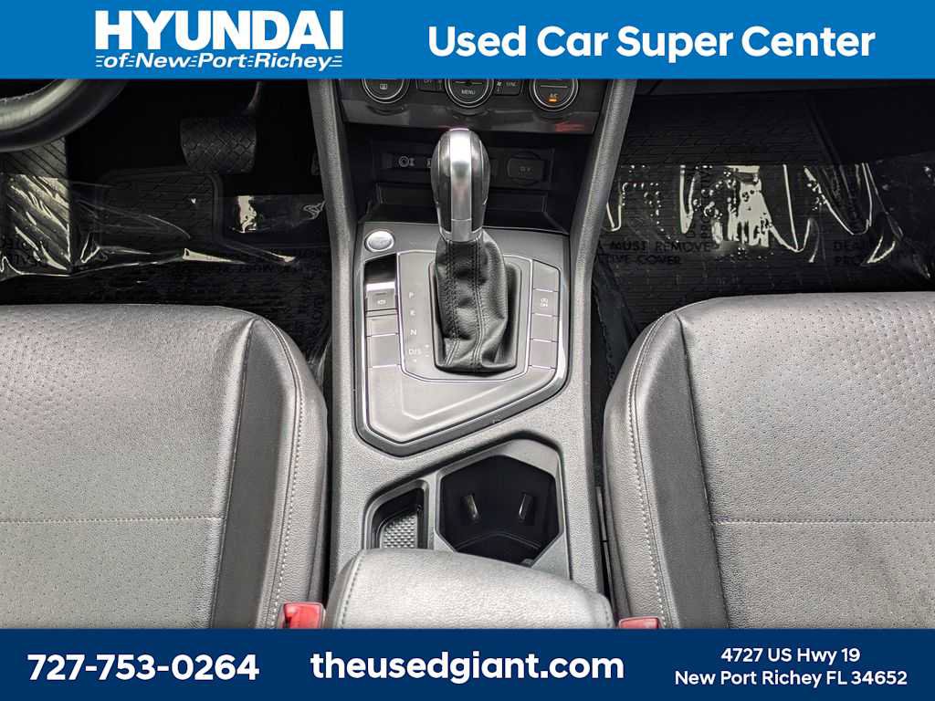 Used 2018 Volkswagen Tiguan SE FWD image 24