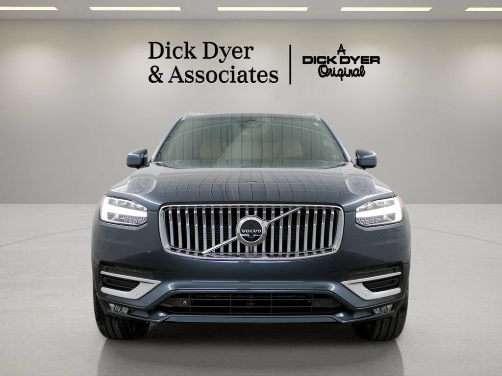 Certified 2023 Volvo XC90 B6 Ultimate w/ Protection Package Premier AWD/4WD image 3