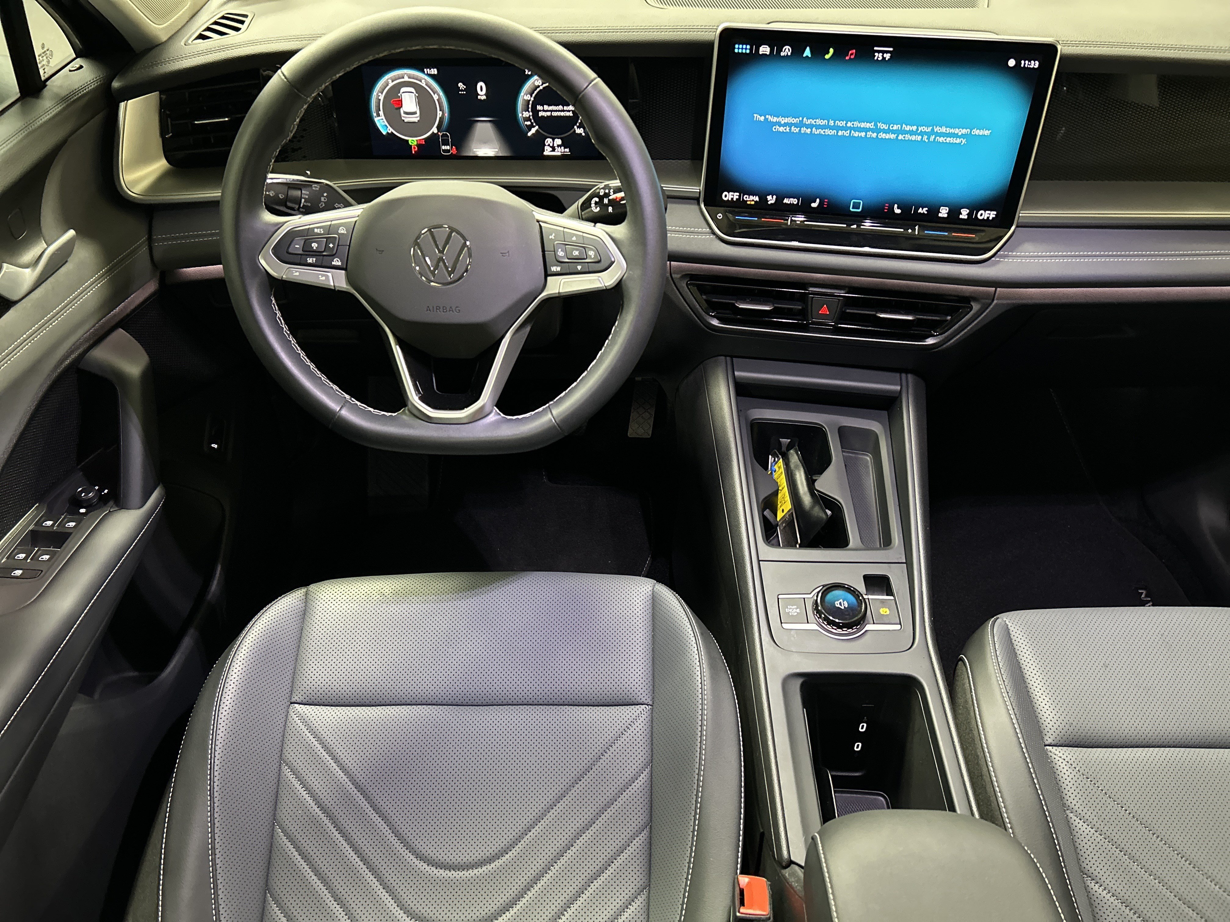 Used 2025 Volkswagen Tiguan SE FWD image 30