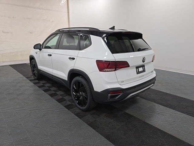 Used 2024 Volkswagen Taos SE AWD/4WD image 6