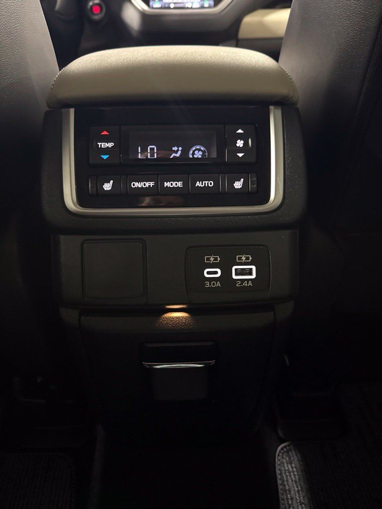 Used 2023 Subaru Ascent Limited AWD/4WD image 30