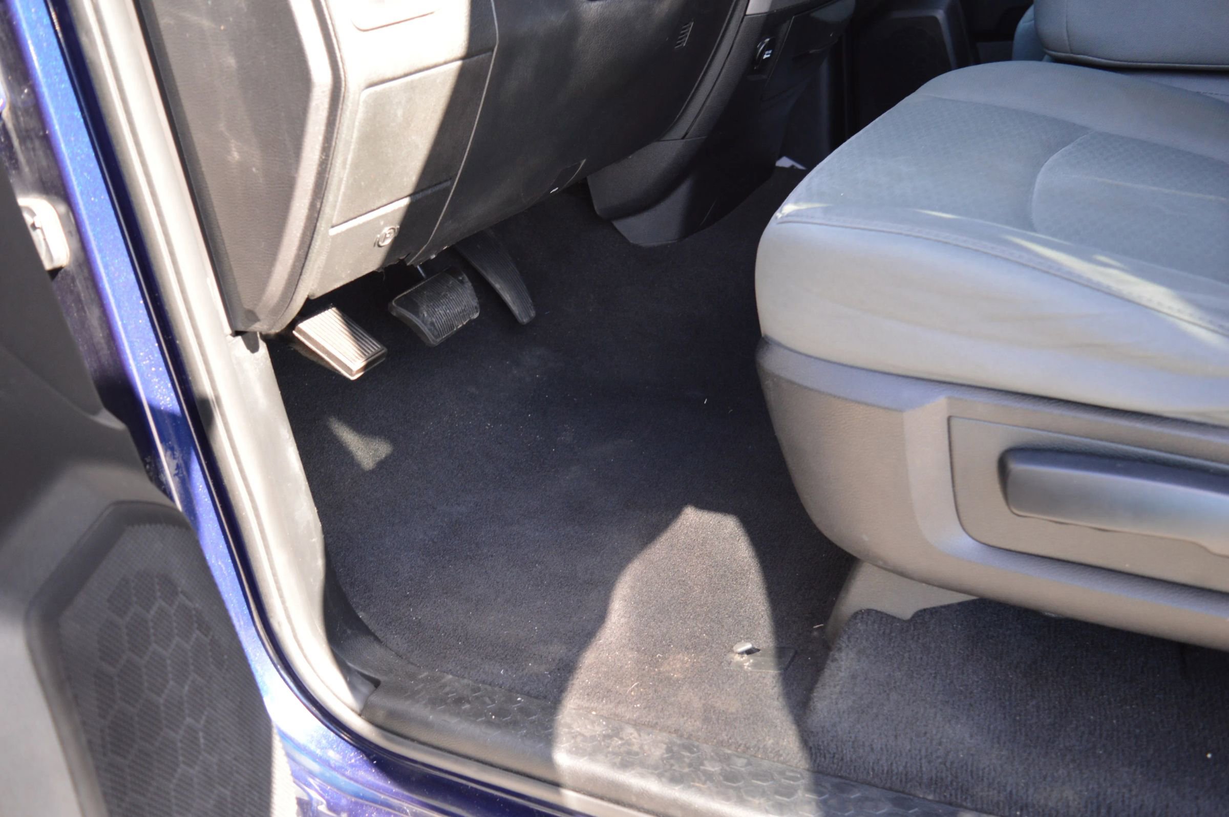 Used 2014 RAM 1500 Express image 13