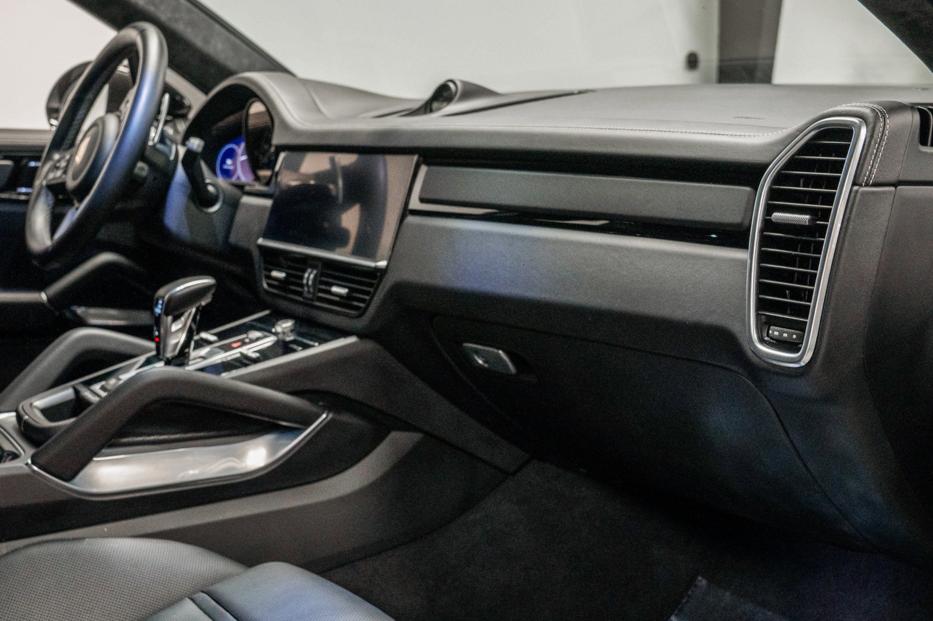 Used 2023 Porsche Cayenne Turbo GT image 13