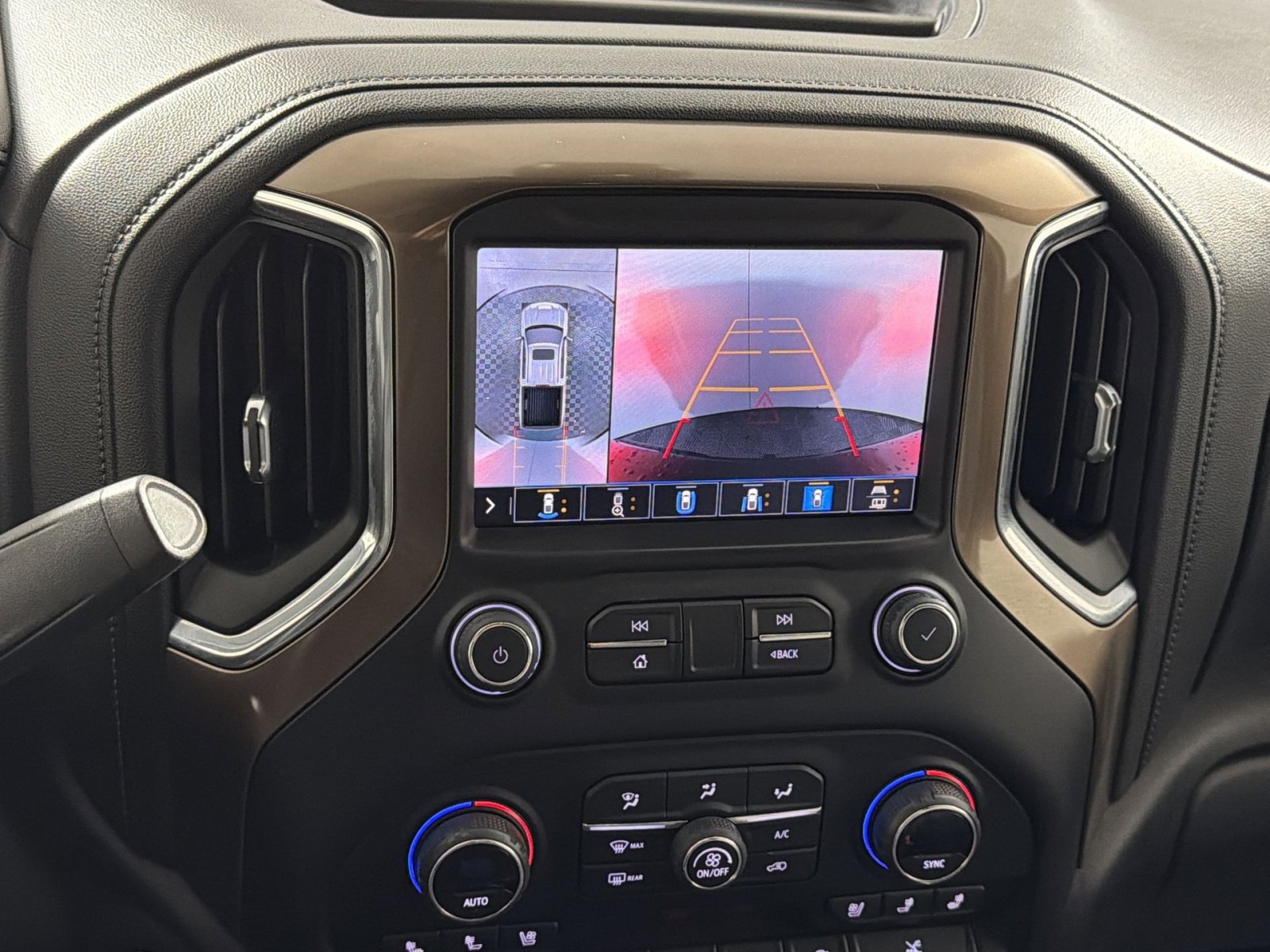 Used 2020 Chevrolet Silverado 1500 High Country w/ Technology Package image 19