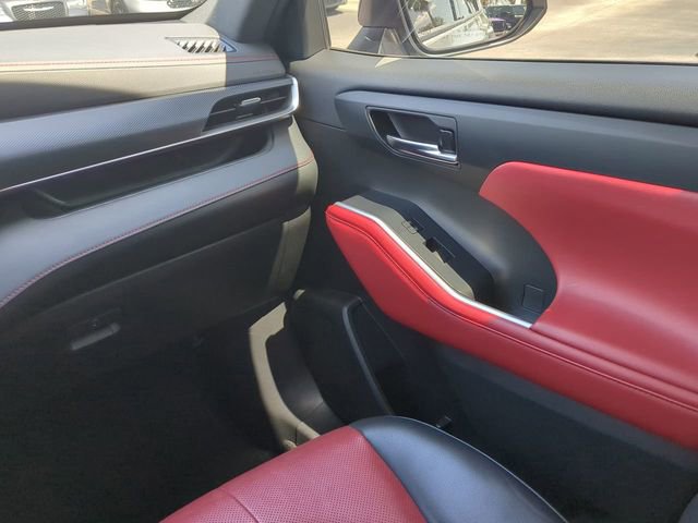 Used 2022 Toyota Highlander XSE image 21