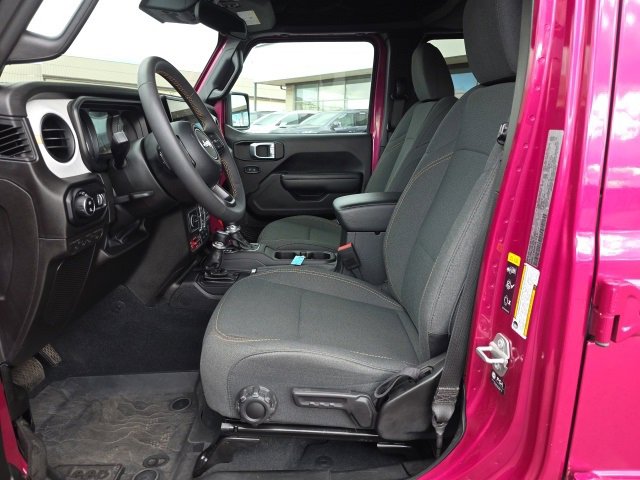 Used 2024 Jeep Gladiator Sport image 13