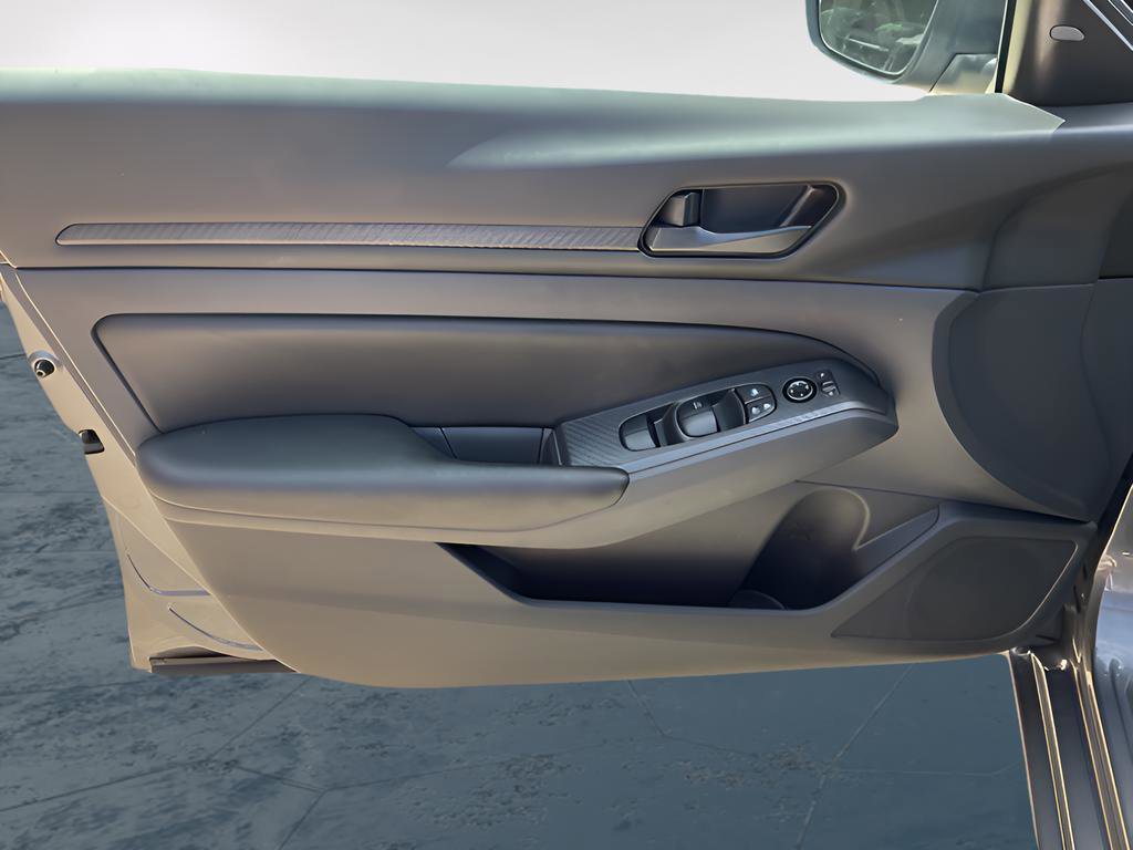Used 2025 Nissan Altima 2.5 S image 19