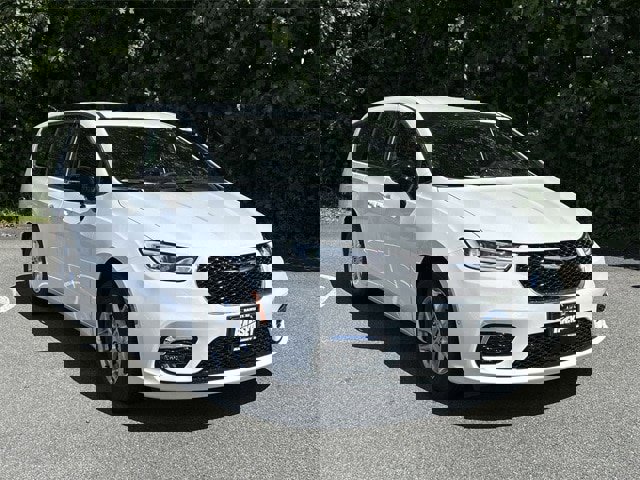 New 2026 Chrysler Pacifica Select