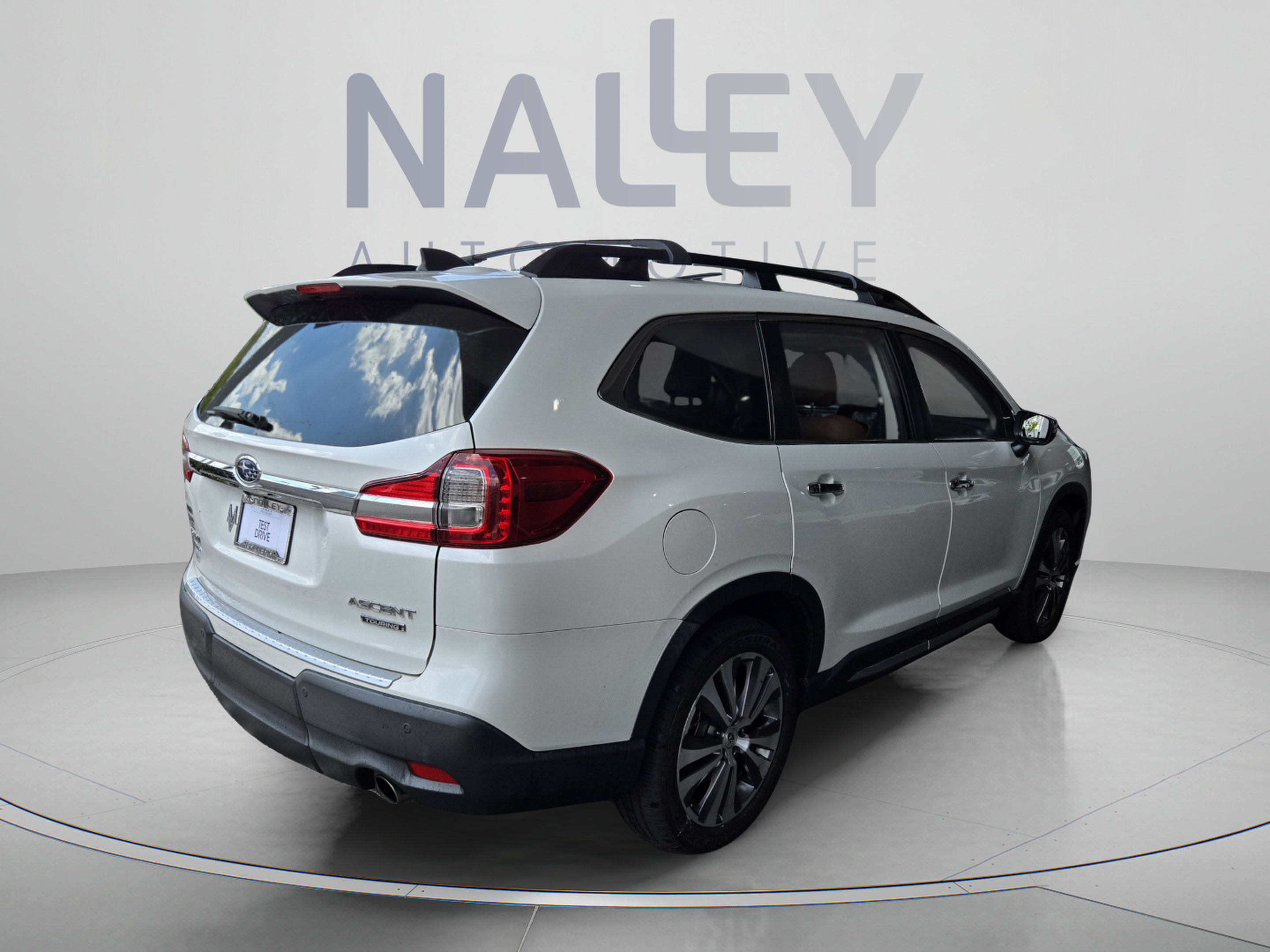Used 2019 Subaru Ascent Touring w/ Popular Package #3 AWD/4WD image 2