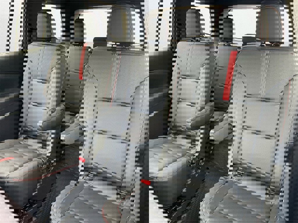 New 2026 Chevrolet Traverse RS w/ LPO, Floor Liner Package image 9