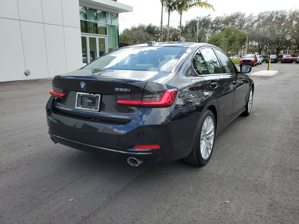 Used 2023 BMW 330i Sedan w/ Driving Assistance Package image 4