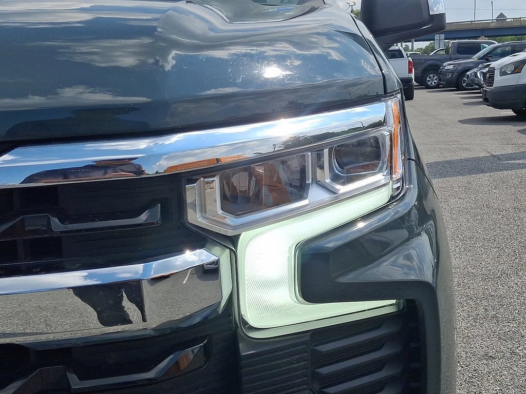 Used 2025 Chevrolet Silverado 1500 LT AWD/4WD image 9