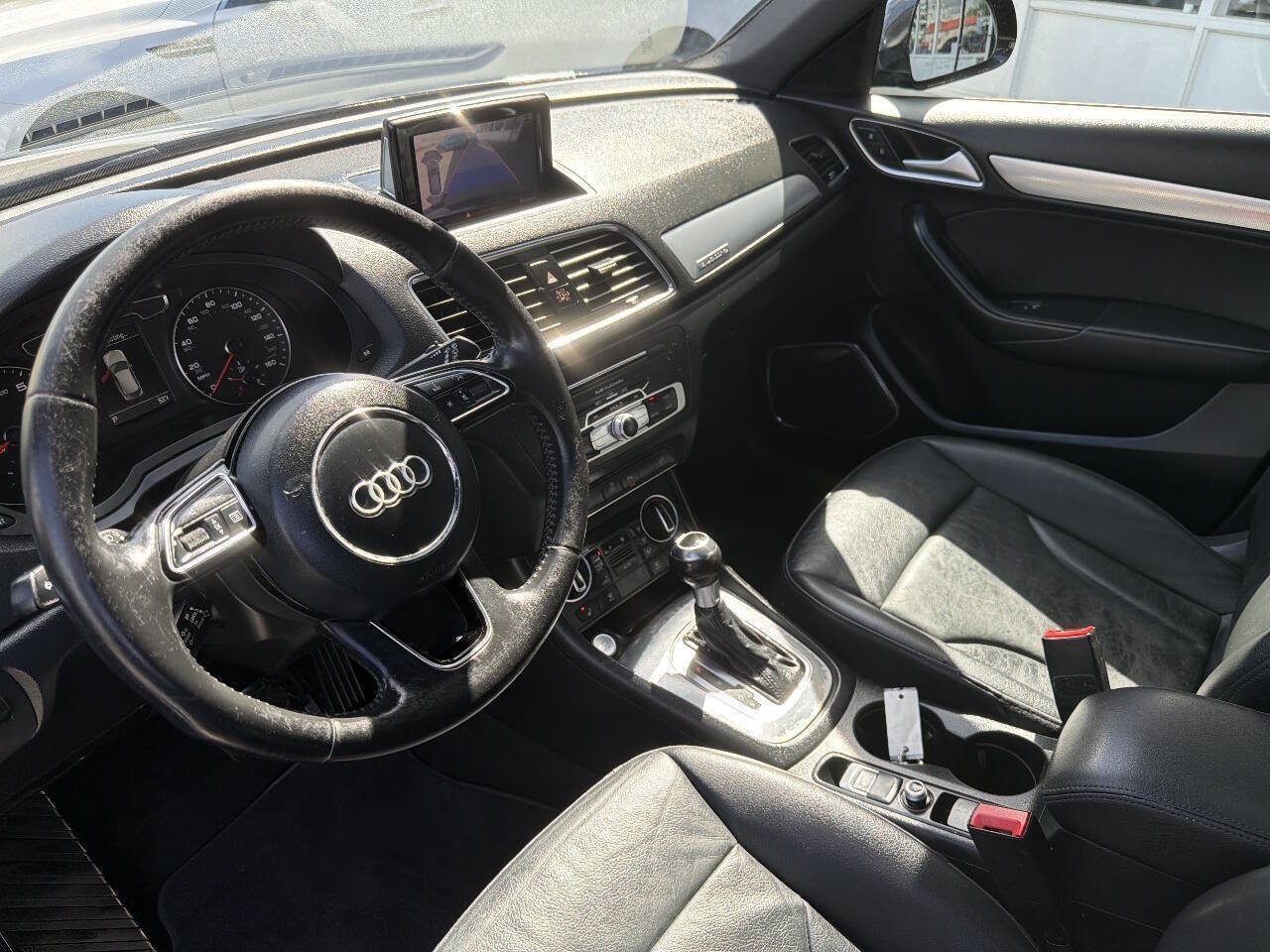 Used 2017 Audi Q3 2.0T Prestige w/ Prestige Package AWD/4WD image 29