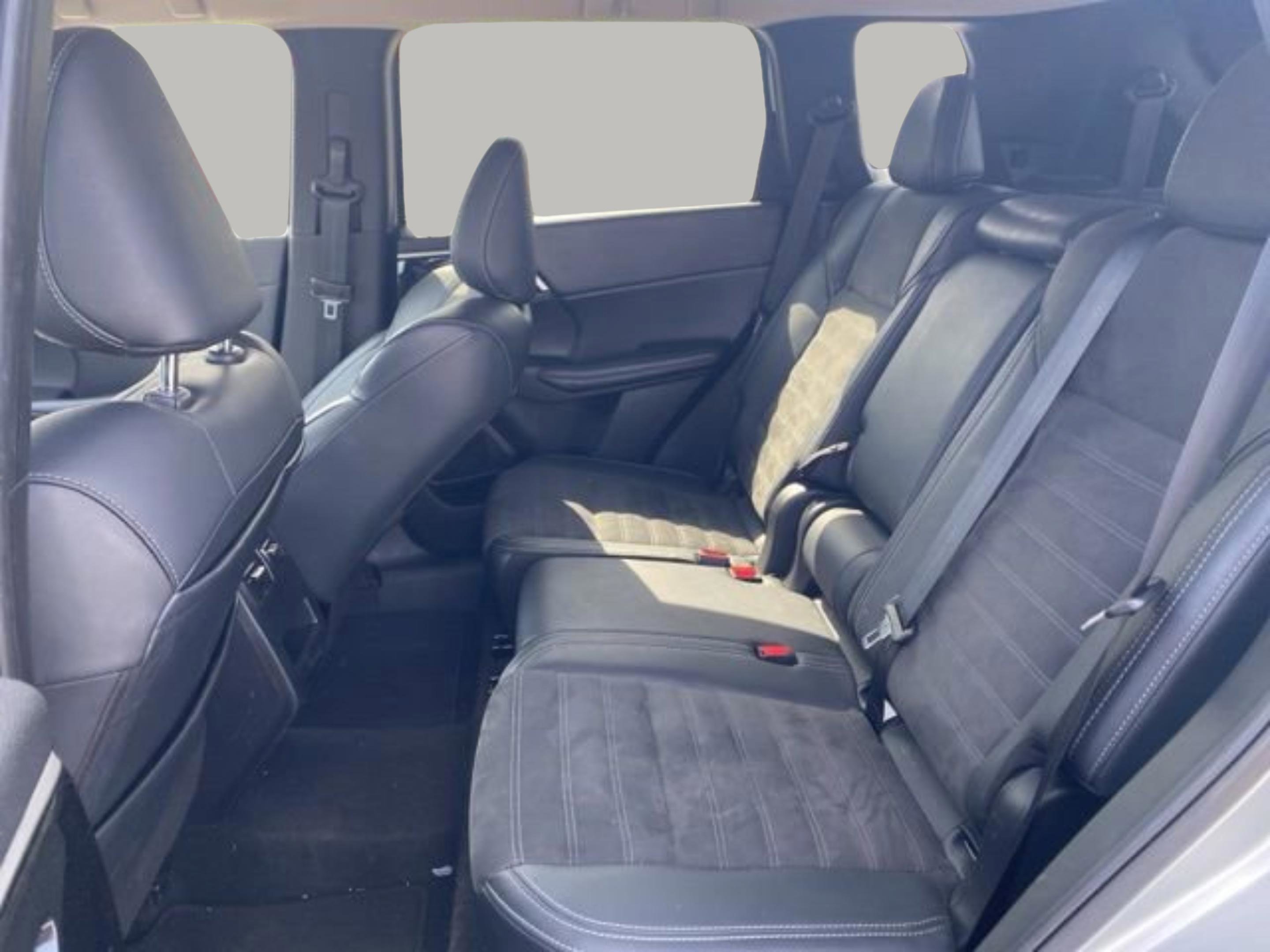 Used 2024 Mitsubishi Outlander SE FWD image 26