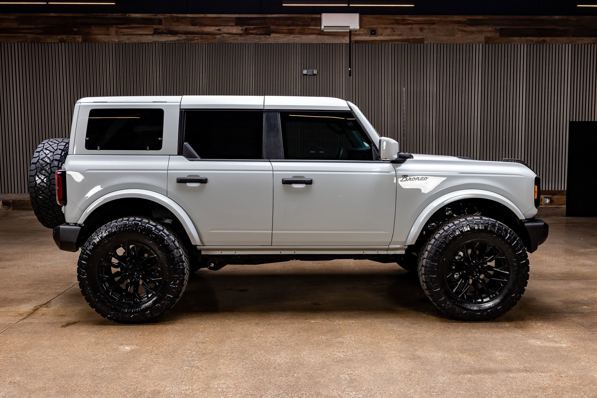 Used 2026 Ford Bronco Outer Banks AWD/4WD image 11