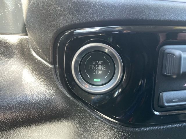 Used 2025 Chevrolet Silverado 2500 LT w/ Convenience Package image 17