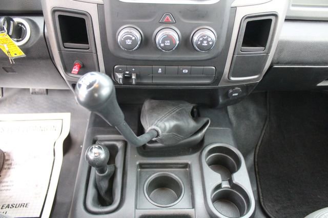 Used 2018 RAM 3500 Tradesman w/ Chrome Appearance Group AWD/4WD image 17