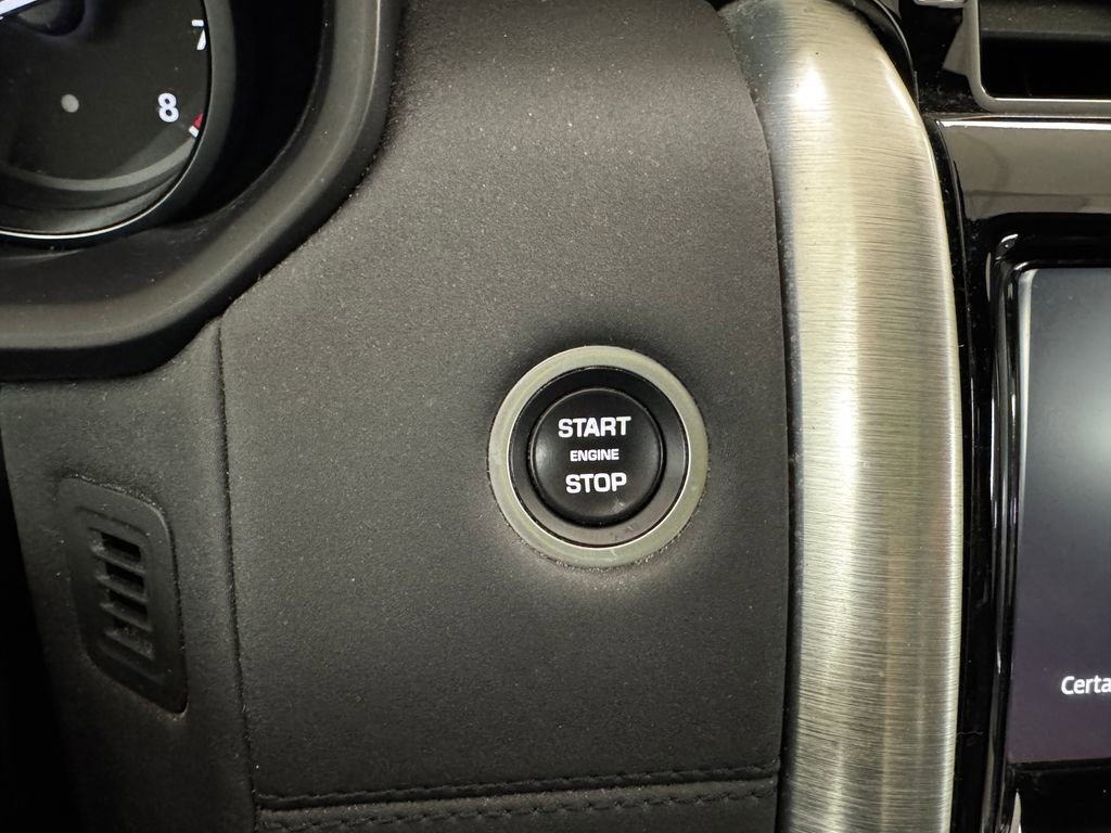 Used 2017 Land Rover Discovery HSE image 22