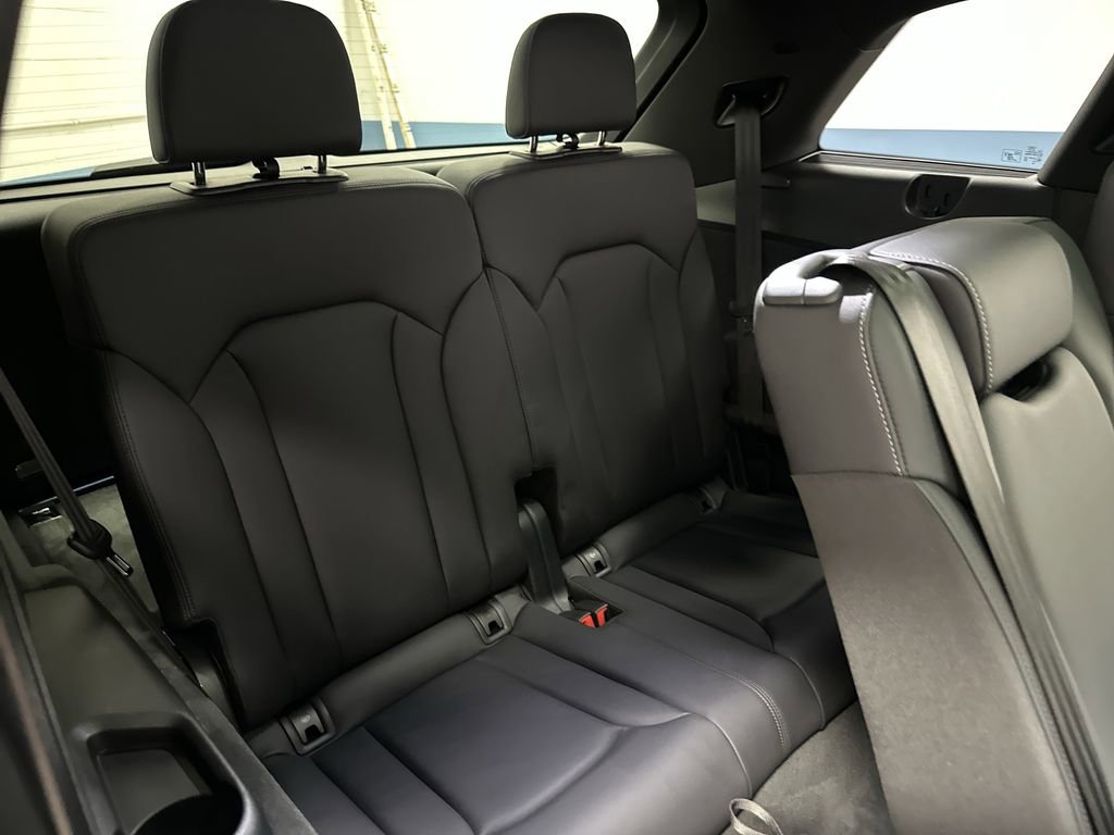 Used 2025 Audi Q7 3.0T Premium Plus image 35