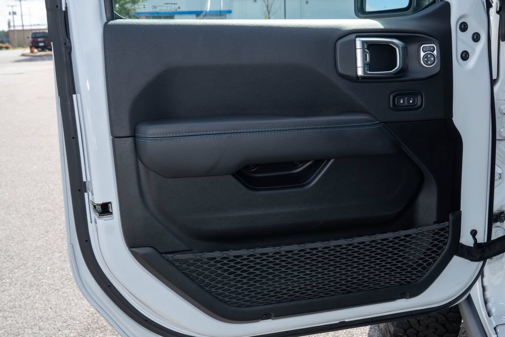 Used 2023 Jeep Wrangler Unlimited Rubicon 4xe AWD/4WD image 9