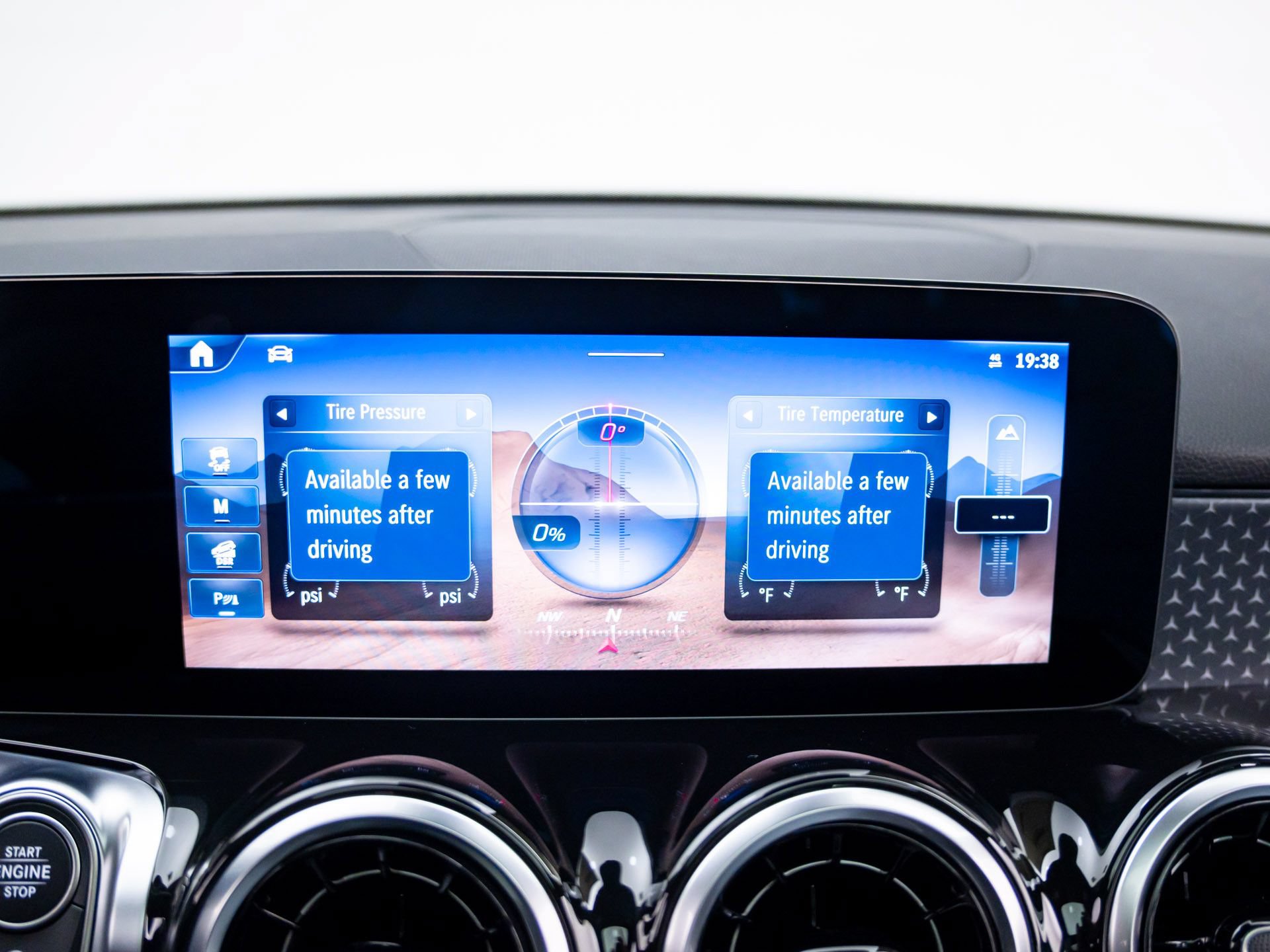 New 2026 Mercedes-Benz GLB 250 4MATIC image 30