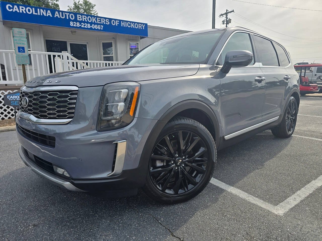 Used 2021 Kia Telluride SX w/ Towing Package FWD image 2