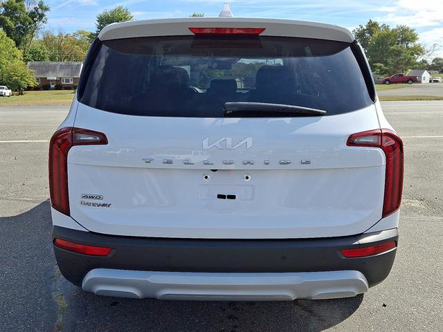 Used 2022 Kia Telluride LX image 5