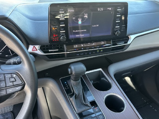 Certified 2023 Toyota Sienna LE FWD image 16
