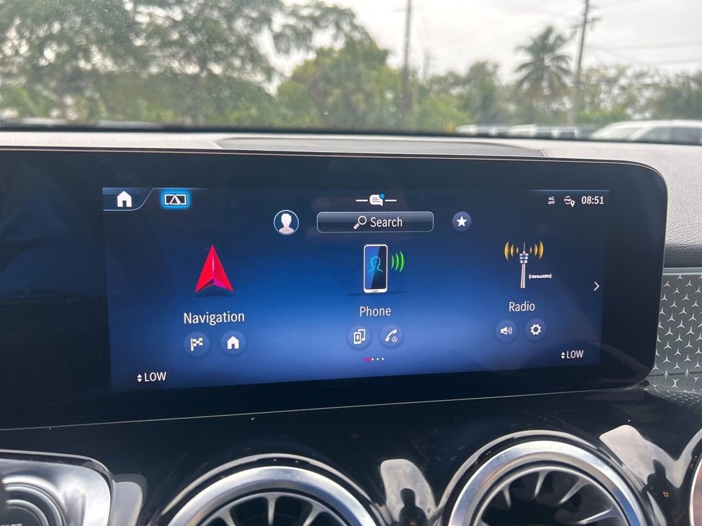 Used 2025 Mercedes-Benz GLB 250 4MATIC image 39