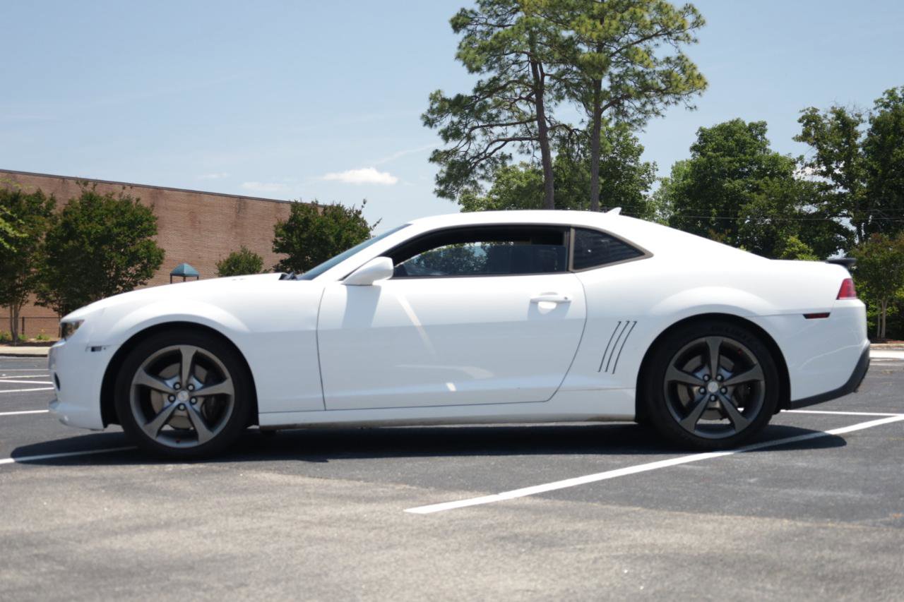 Used 2014 Chevrolet Camaro SS w/ RS Package RWD image 2