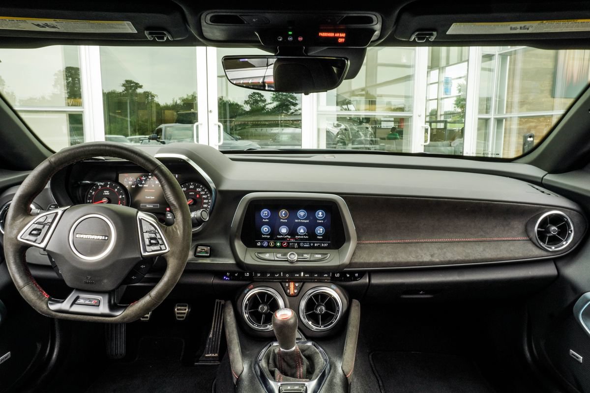 Used 2022 Chevrolet Camaro ZL1 RWD image 5