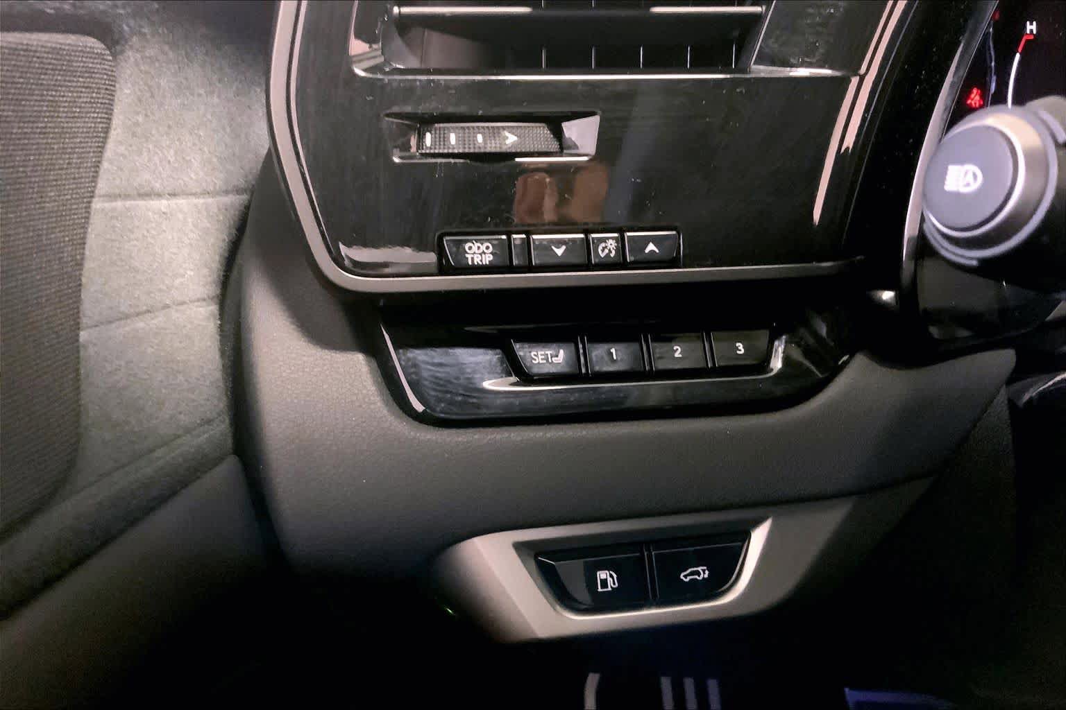 Used 2023 Lexus RX 500h F Sport image 33