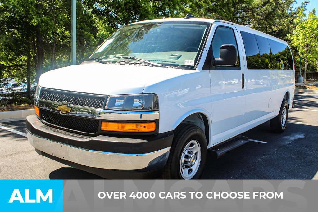 Used 2025 Chevrolet Express 3500 LT w/ LT Preferred Equipment Group RWD image 2