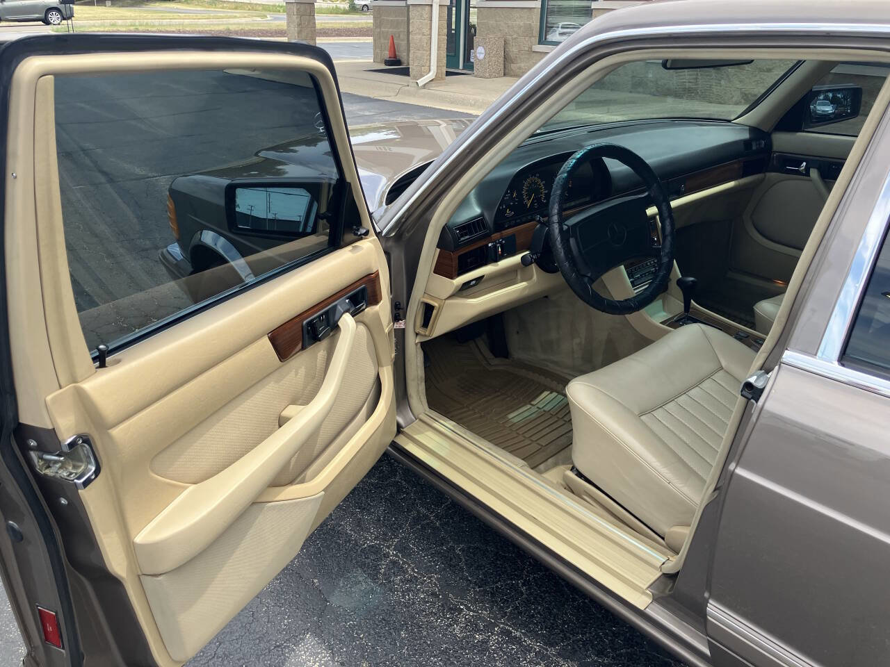 Used 1988 Mercedes-Benz 420 SEL image 9