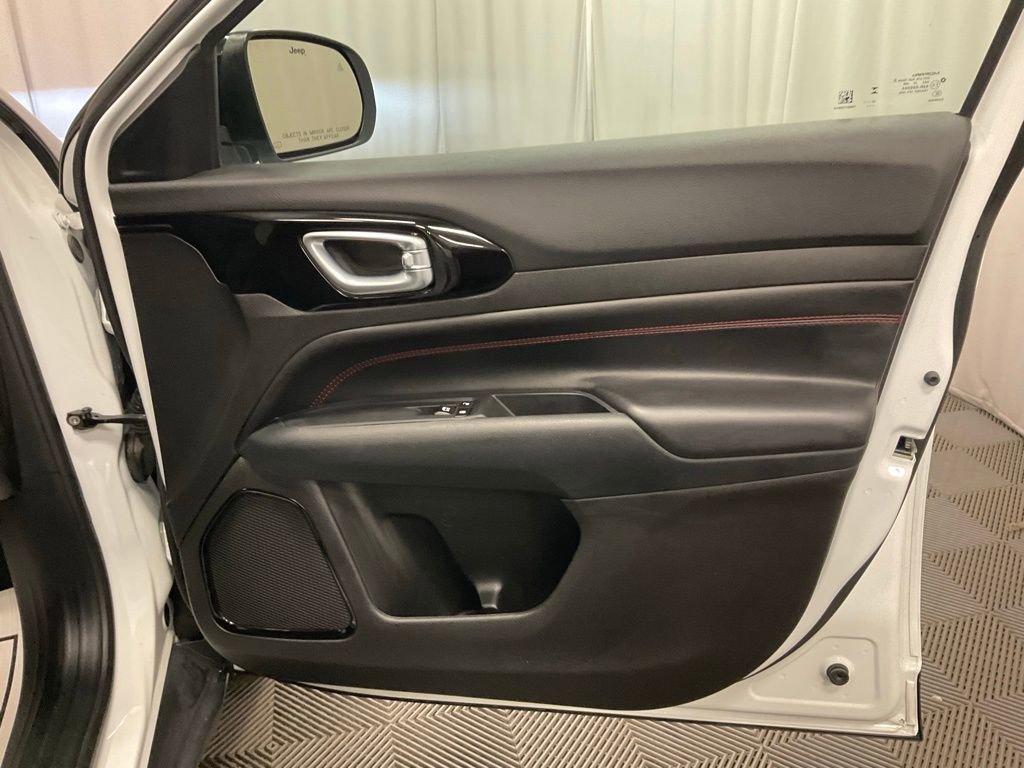 Used 2024 Jeep Compass Trailhawk image 31