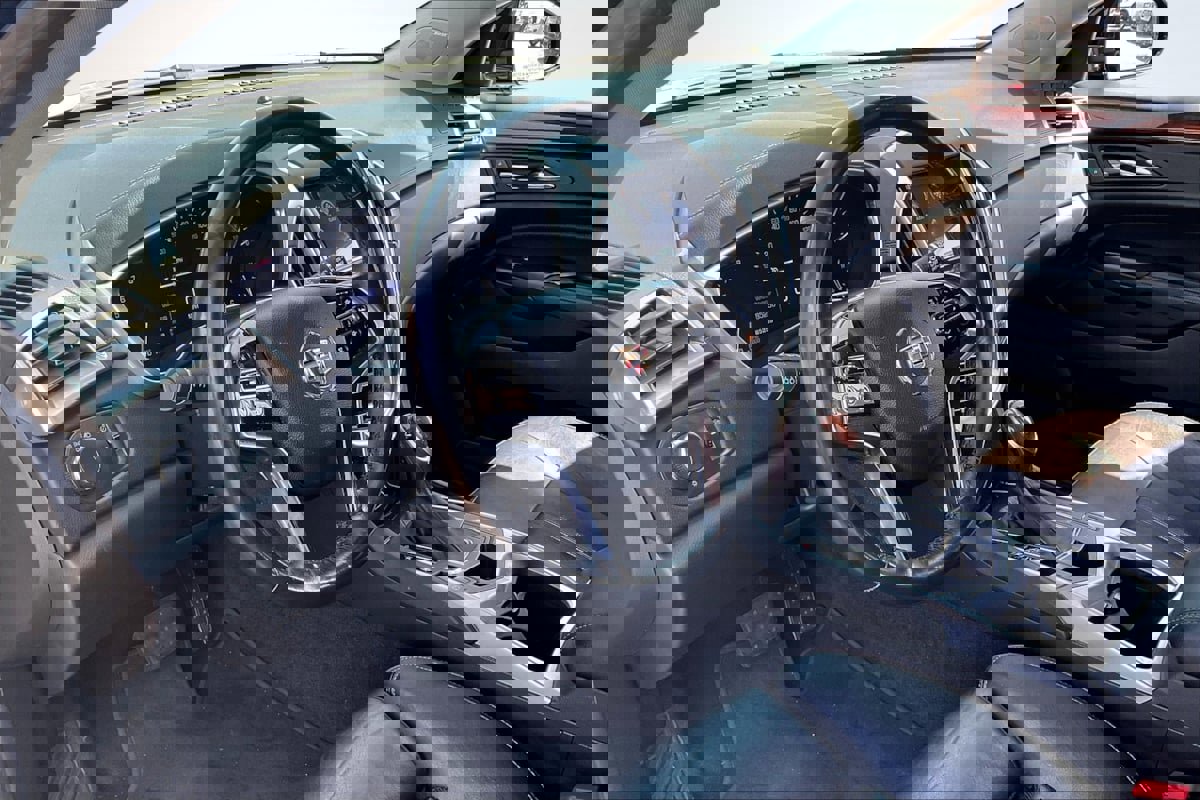 Used 2016 Cadillac SRX Luxury image 14