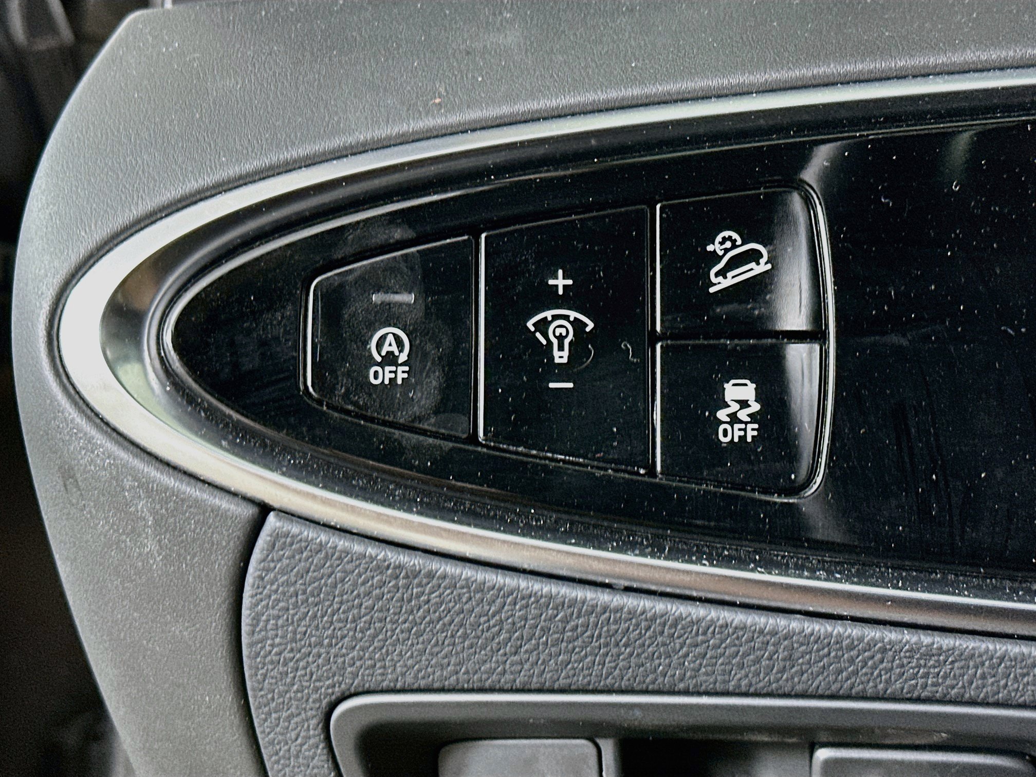 Used 2025 Genesis GV70 2.5T AWD/4WD image 17