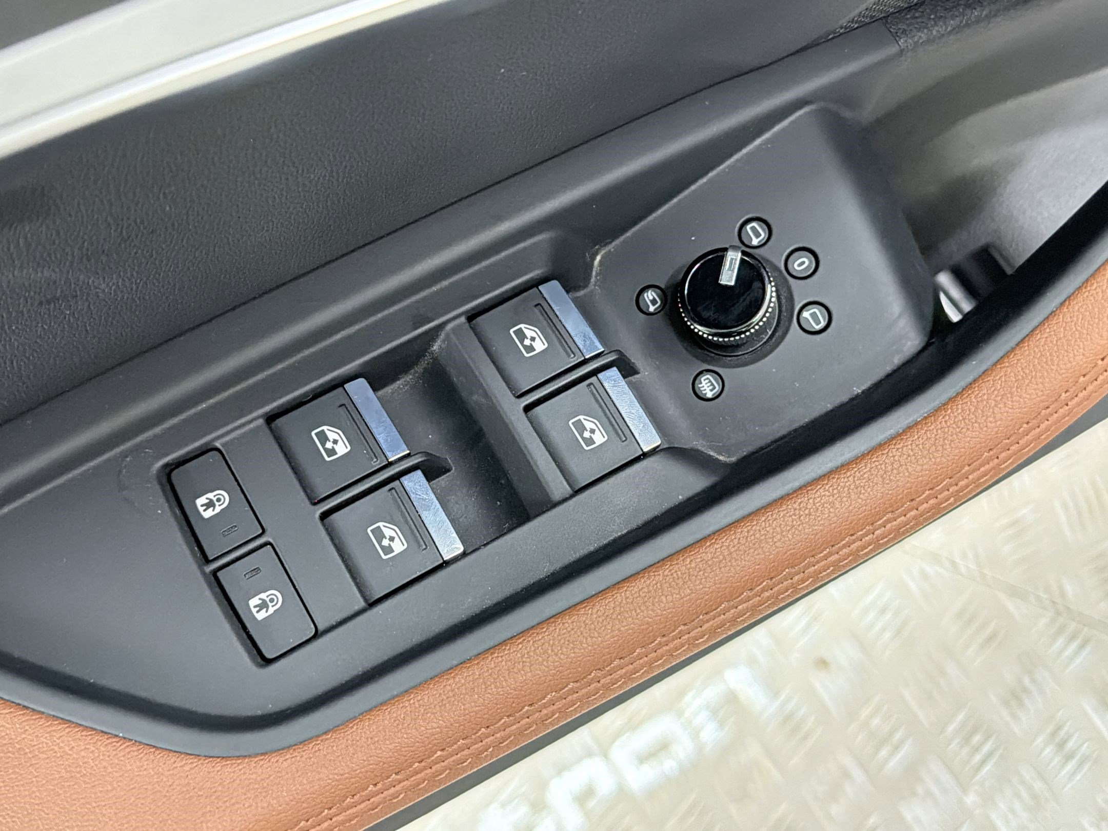 Used 2022 Audi e-tron Premium AWD/4WD image 19