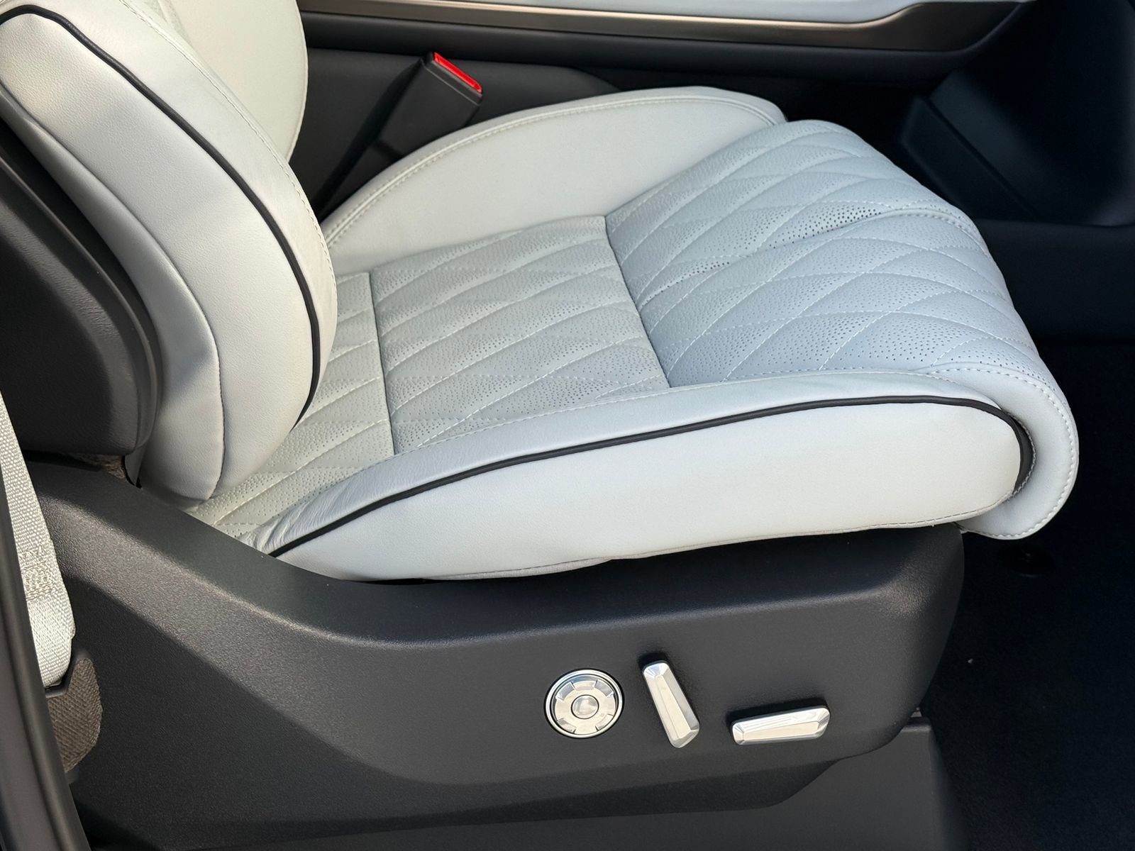 New 2026 Lincoln Navigator Black Label image 10