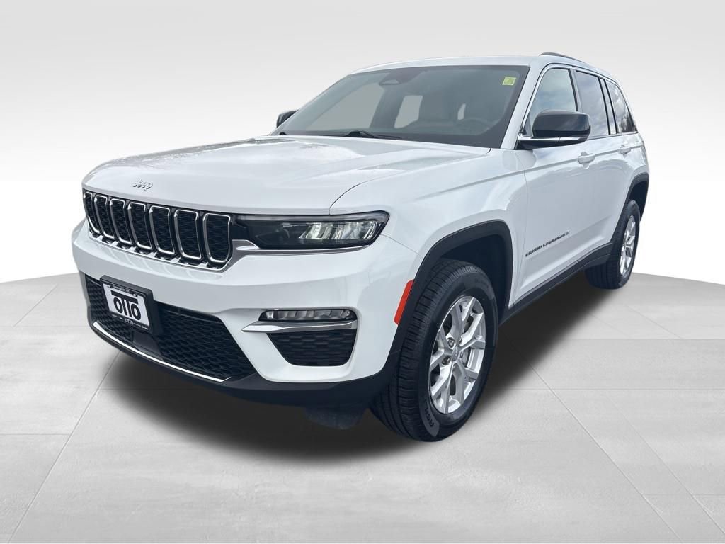 Used 2023 Jeep Grand Cherokee Limited AWD/4WD image 3
