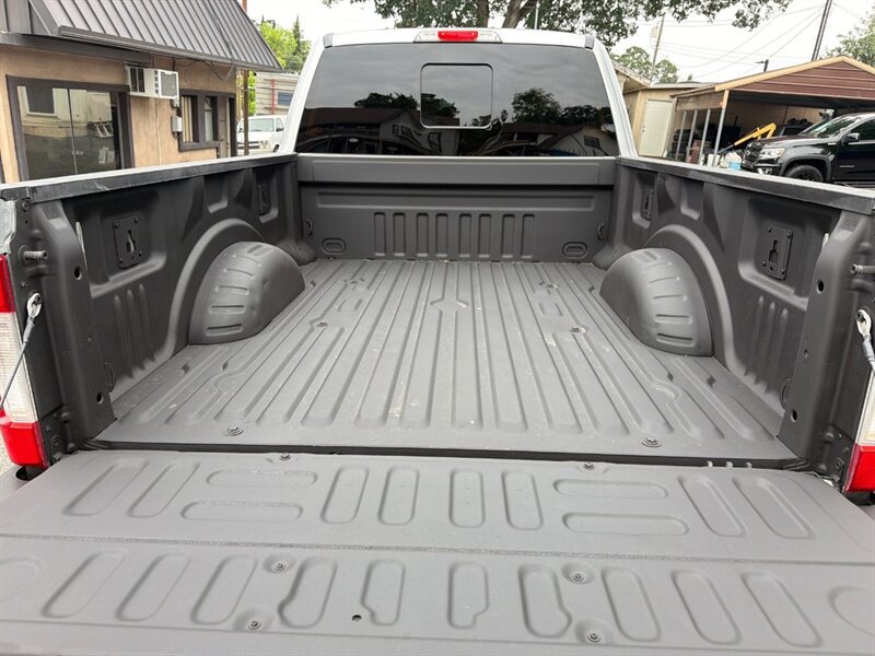Used 2017 Ford F250 Lariat w/ Lariat Ultimate Package AWD/4WD image 34