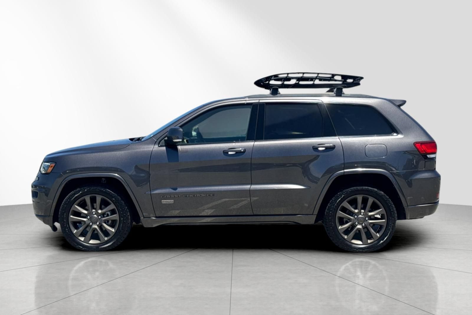 Used 2017 Jeep Grand Cherokee Limited 75th Anniversary AWD/4WD image 7