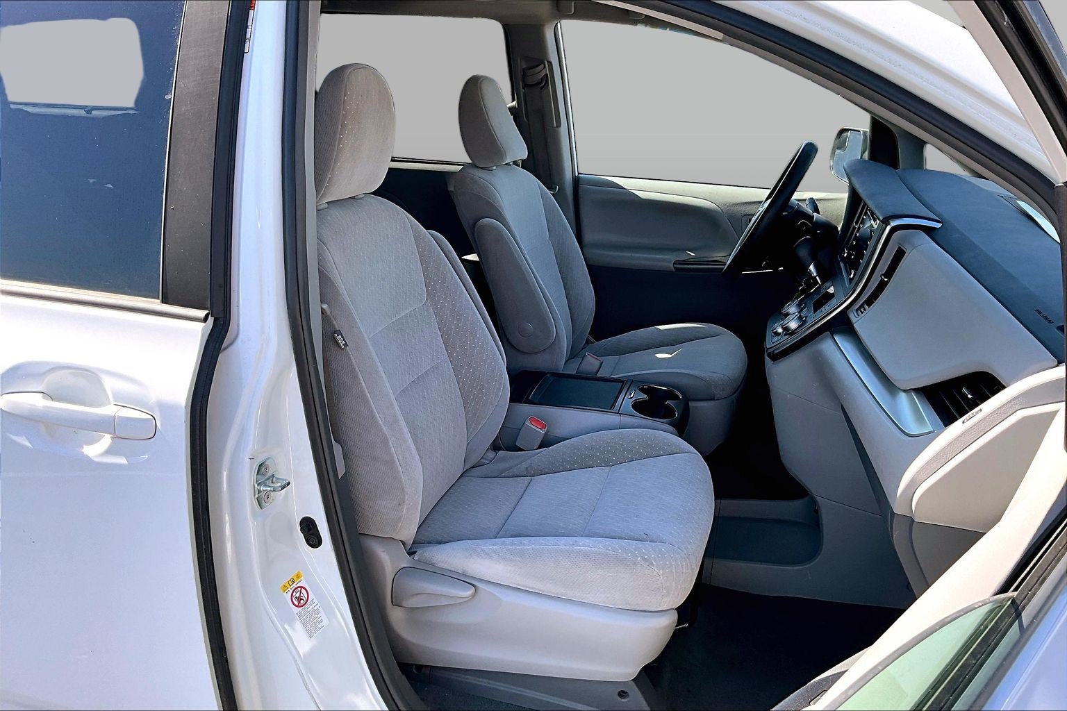 Used 2019 Toyota Sienna LE FWD image 7