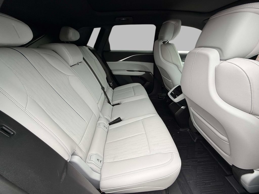 Used 2026 Cadillac Lyriq Luxury w/ LPO, Floor Liner Package AWD/4WD image 16