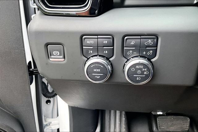 Used 2025 GMC Sierra 1500 AT4 w/ AT4 Premium Package AWD/4WD image 16