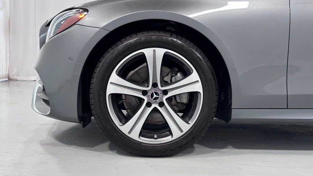 Used 2019 Mercedes-Benz E 300 4MATIC image 30