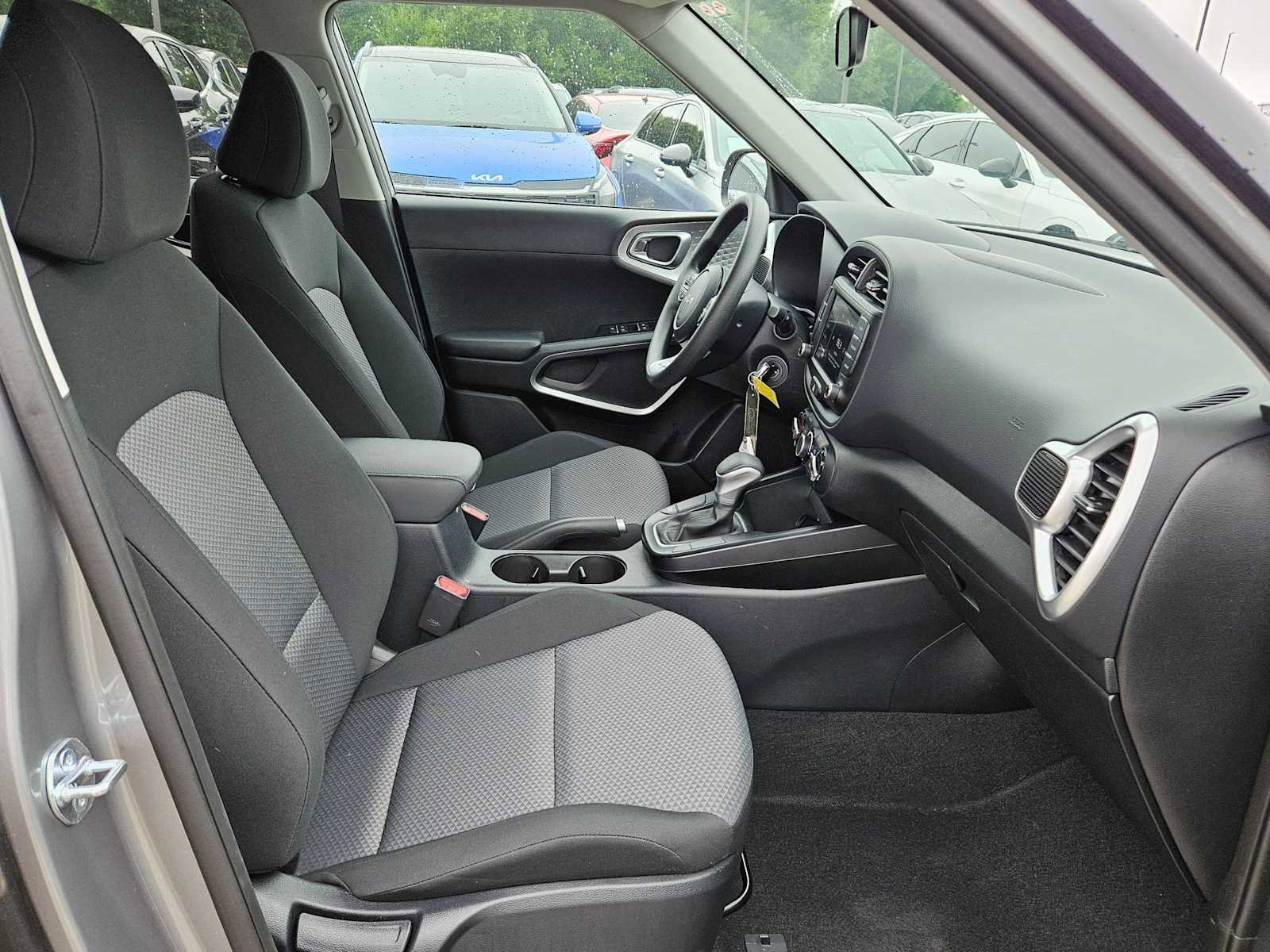Certified 2025 Kia Soul LX w/ LX Technology Package FWD image 20