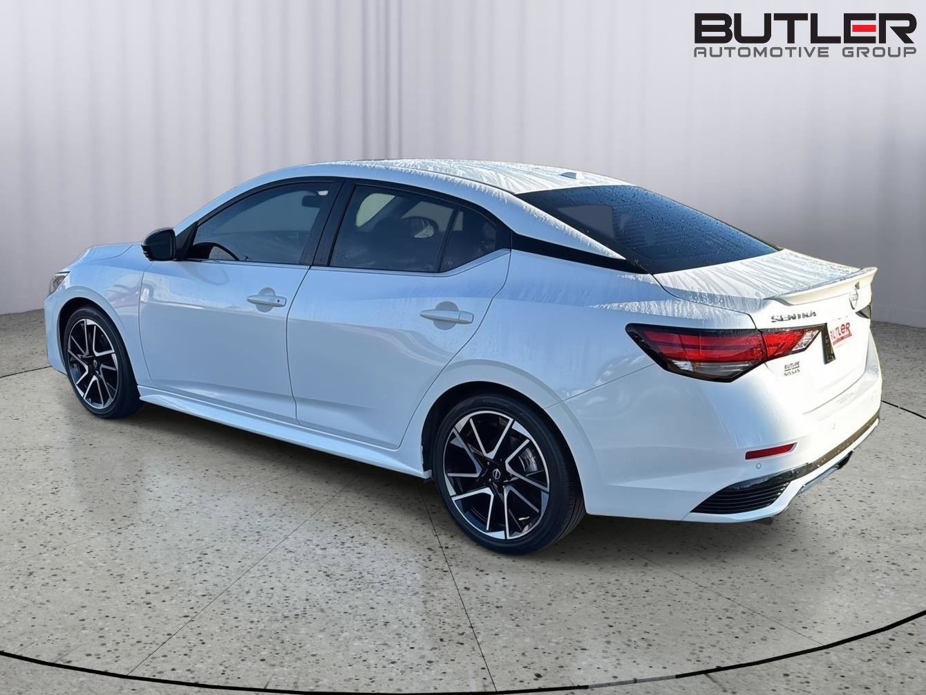 Used 2024 Nissan Sentra SR w/ SR Premium Package image 3